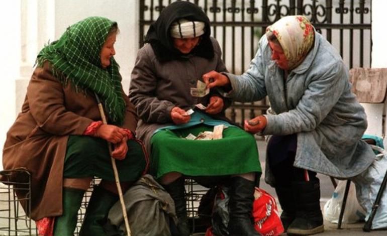 Гройсман повідомив, коли Кабмін підвищить українцям пенсії Гройсман повідомив, коли Кабмін підвищить українцям пенсії