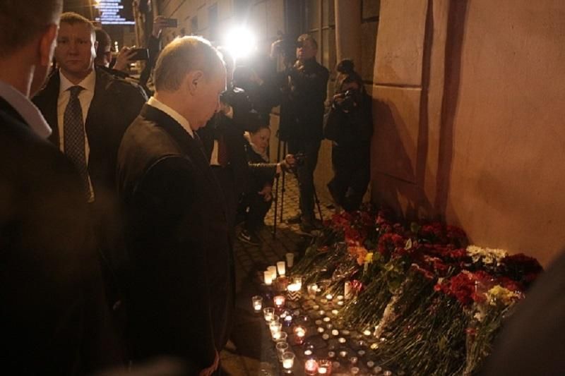 На місце теракту у Санкт-Петербурзі приїхав Путін: відео та фото