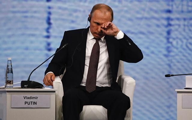 Путин пожаловался Меркель и Олланду на блокаду Донбасса