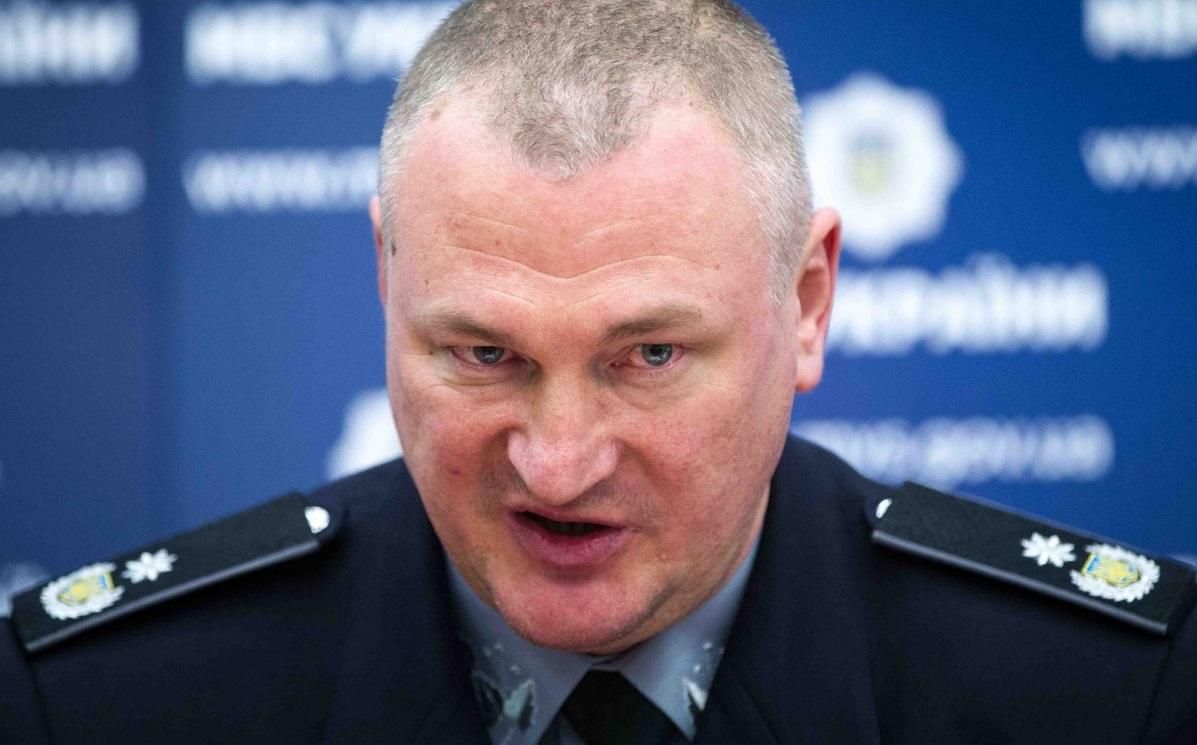 Очільник Нацполіції підписав контракт з МВС на 5 років Очільник Нацполіції підписав контракт з МВС на 5 років