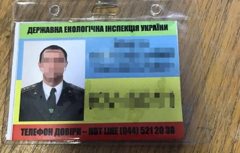 На взятке в Киеве поймали работника экоинспекции: фото