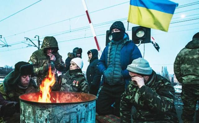 Блокаду Донбасса нужно продолжать, это приведет к протестам в России, – эксперт
