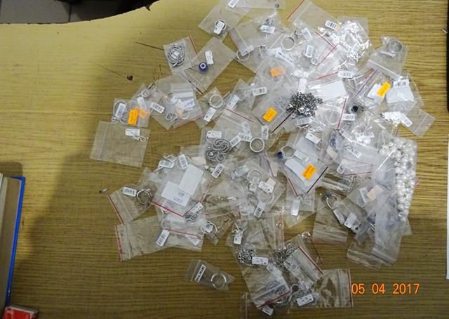 Пограничники помешали ввезти в Украину большую партию икон и серебра Пограничники помешали ввезти в Украину большую партию икон и серебра