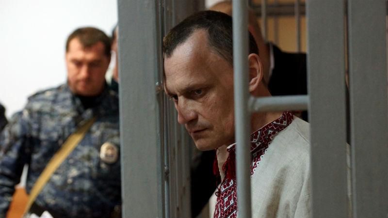 Любіть свою країну більше, аніж ненавидите ворога, – адвокат передав послання Карпюка Любіть свою країну більше, аніж ненавидите ворога, – адвокат передав послання Карпюка