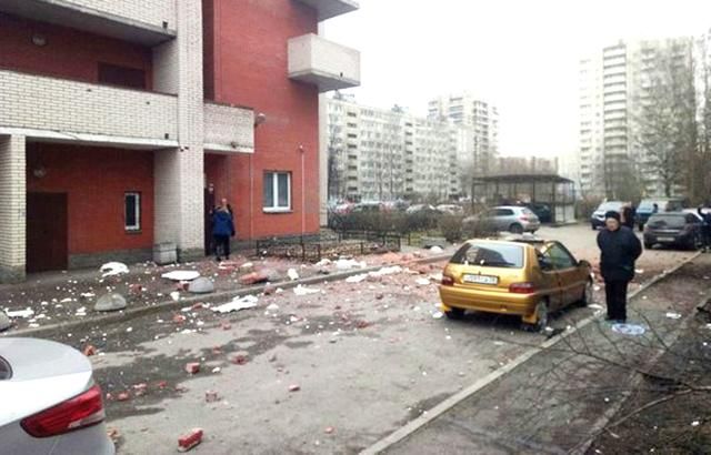 В МНС Росії пояснили, чим насправді виявилися сьогоднішні "вибухи" в Петербурзі
