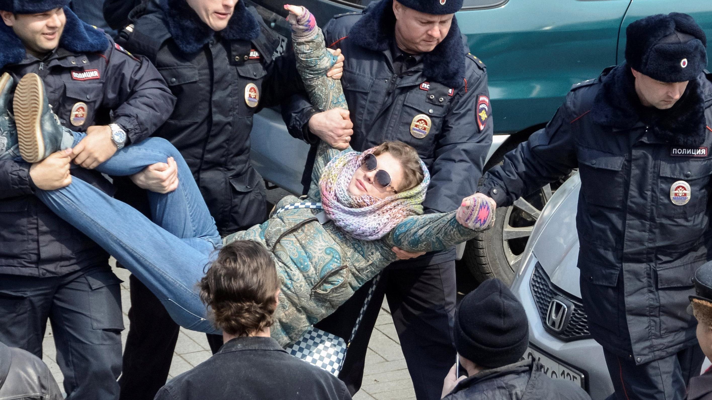 Чому українці повинні підтримувати протестувальників у Росії: думка політолога