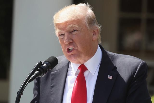 Трамп хладнокровно прокомментировал ракетный удар по Сирии Трамп хладнокровно прокомментировал ракетный удар по Сирии