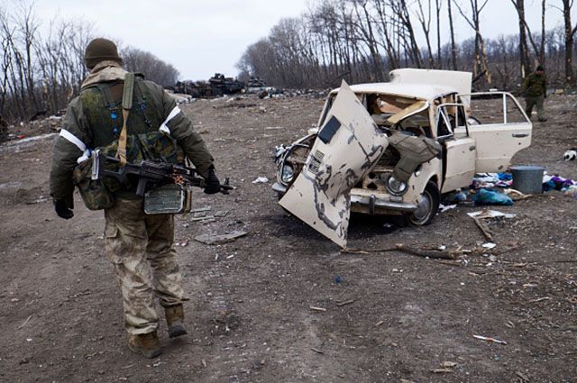Бойовик "ДНР" протаранив цивільне авто: загинула вагітна жінка Бойовик "ДНР" протаранив цивільне авто: загинула вагітна жінка