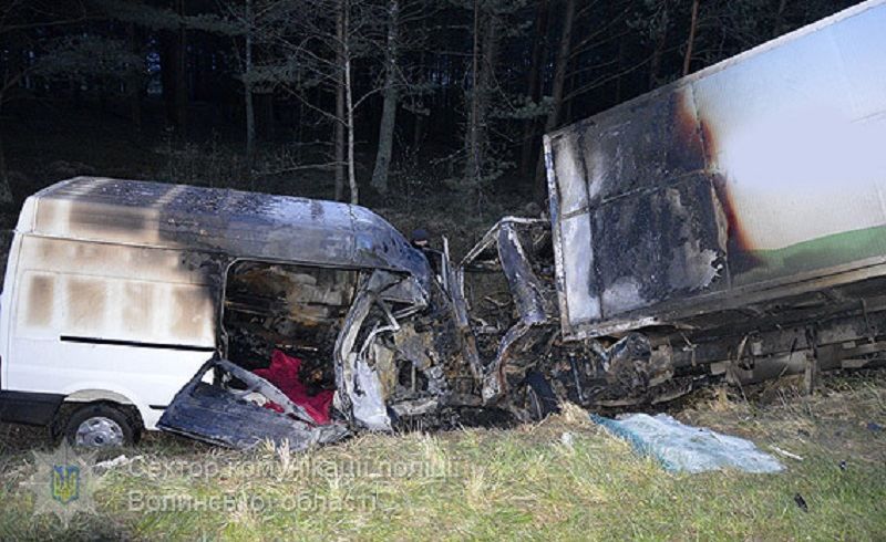 У жахливій ДТП на Волині загинули батько та син: опублікували фото