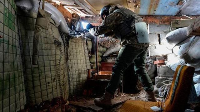 Боевики увеличили количество обстрелов в зоне АТО: есть раненые Боевики увеличили количество обстрелов в зоне АТО: есть раненые