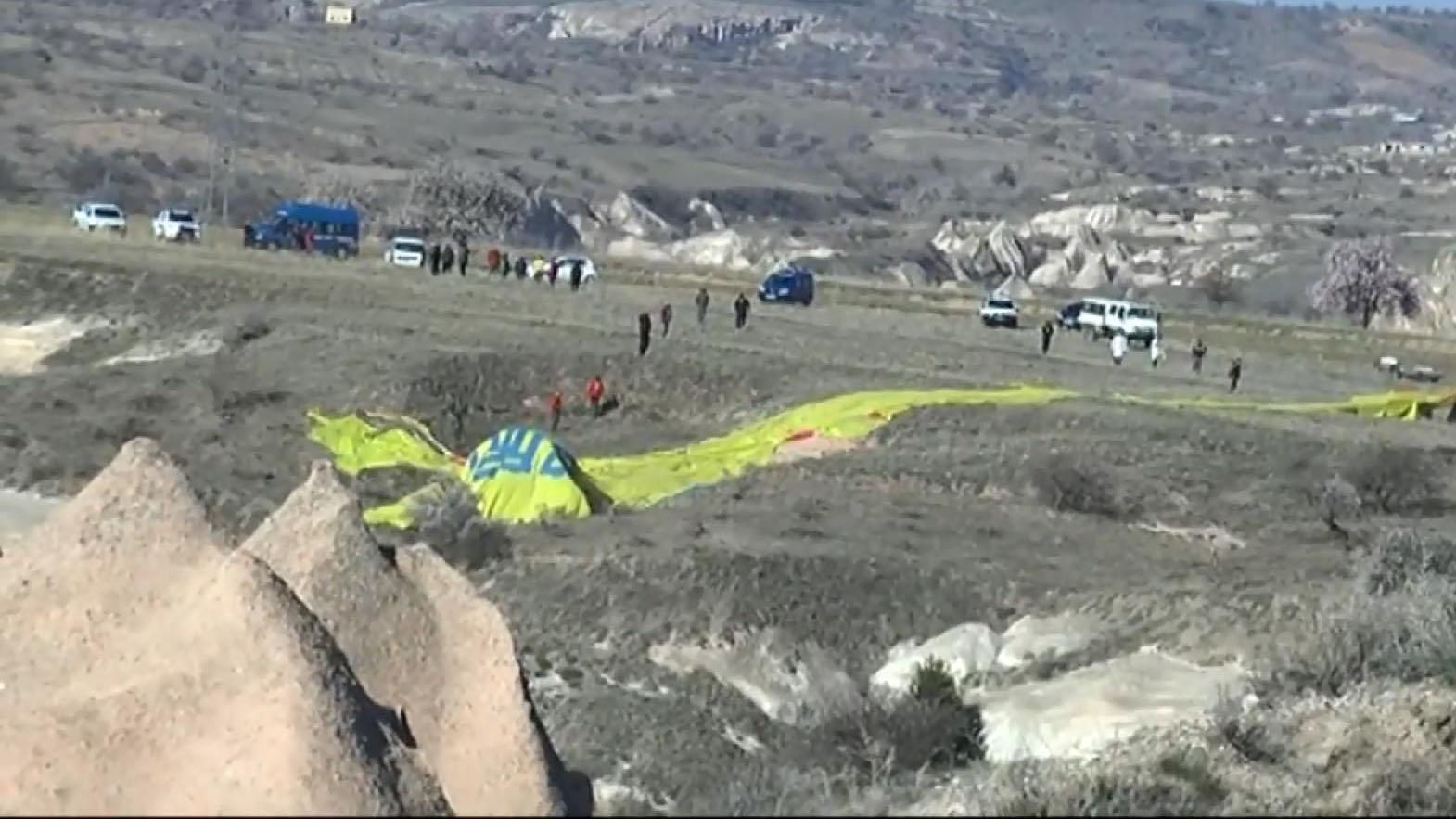 В Турции упал воздушный шар с туристами: есть жертвы и раненые