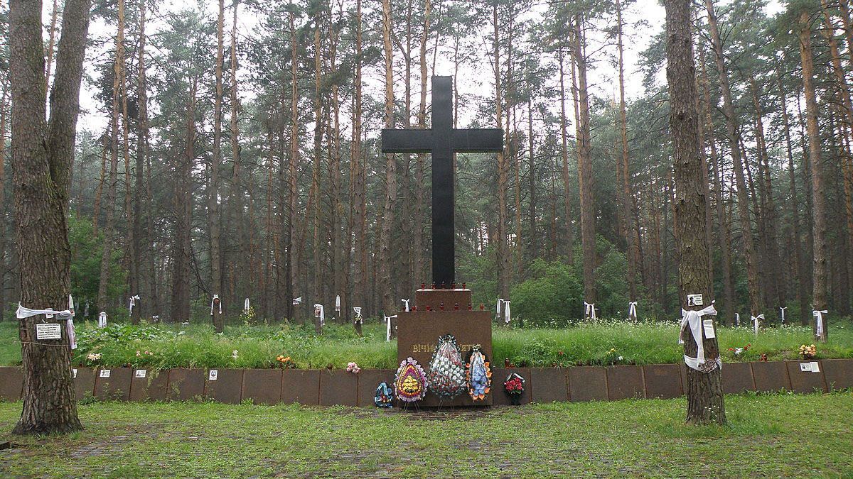 Польша "разочаровалась" в действиях России на польском кладбище в Катыни