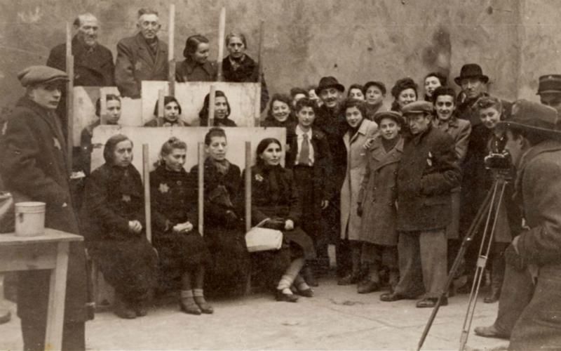 Фоторепортаж з Лодзинського гетто: 877 вцілілих з понад 200 тисяч
Фоторепортаж з Лодзинського гетто: 877 вцілілих з понад 200 тисяч