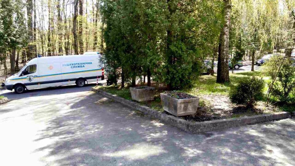 Во дворе руководителя известной фирмы заложили взрывчатку во Львове, – СМИ Во дворе руководителя известной фирмы заложили взрывчатку во Львове, – СМИ