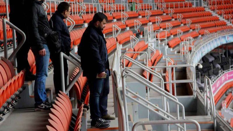 Бойовики показали свої розваги на захопленому стадіоні Ахметова Бойовики показали свої розваги на захопленому стадіоні Ахметова