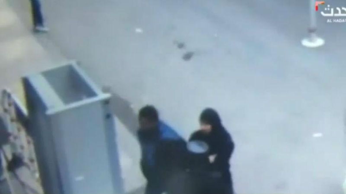 Теракт в Египте. Момент подрыва смертника попал на камеры Теракт в Египте. Момент подрыва смертника попал на камеры