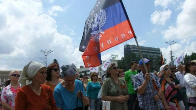 Бунт в окупації. Через масове побоїще в нічному клубі люди вийшли на протест Бунт в окупації. Через масове побоїще в нічному клубі люди вийшли на протест