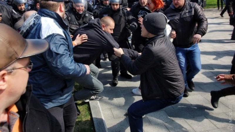 В Одессе сепаратисты и патриоты устроили массовую драку: есть задержанные