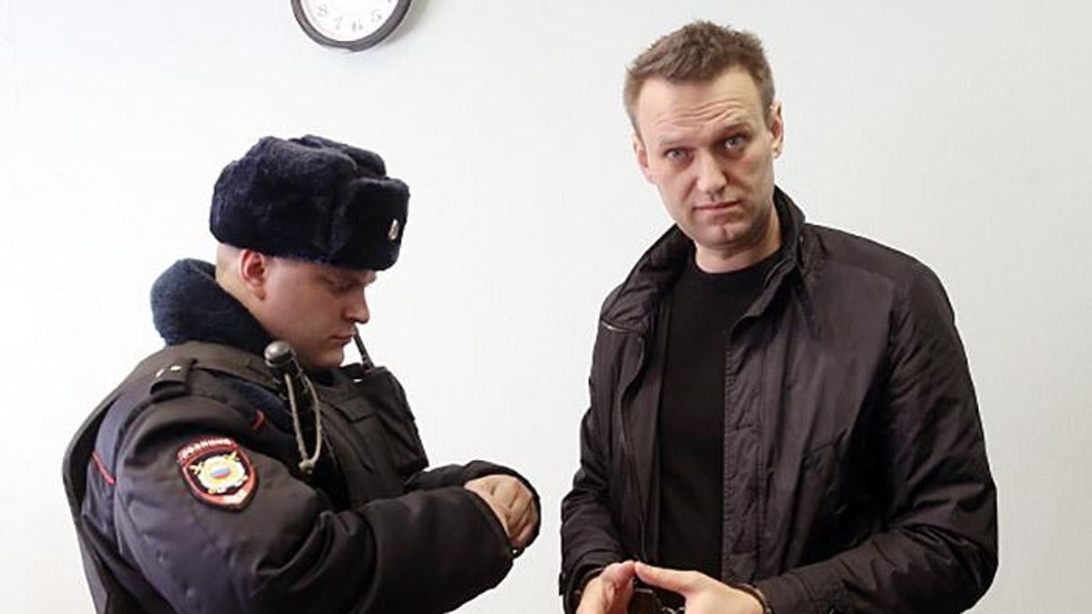Российского оппозиционера отпустили из изолятора Российского оппозиционера отпустили из изолятора