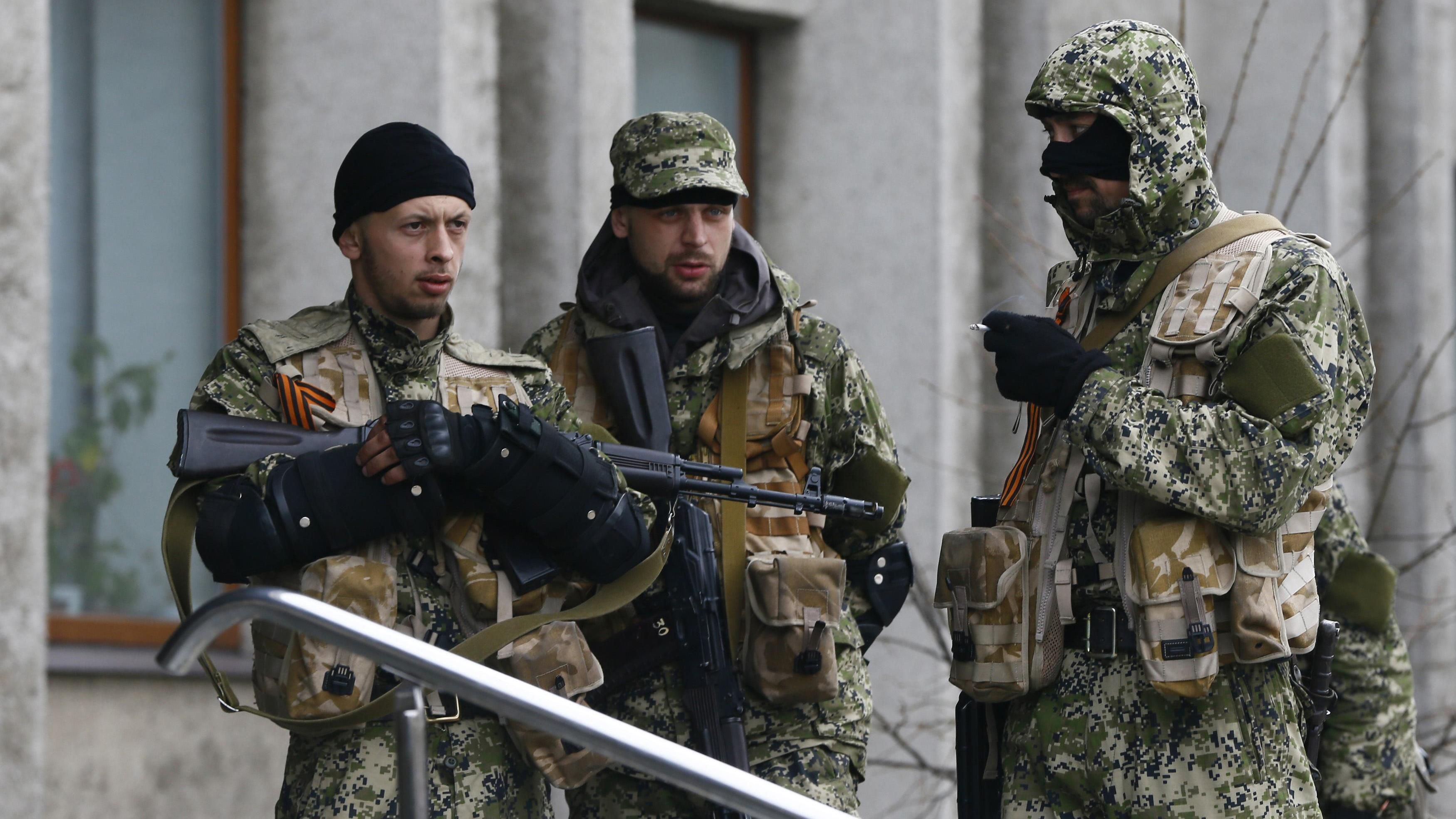 Терористи нарощують активність на Донбасі: є потерпілі 