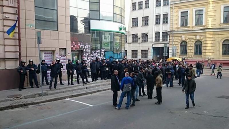 Активісти замурували людей у відділенні "Сбербанку" в Харкові, – ЗМІ