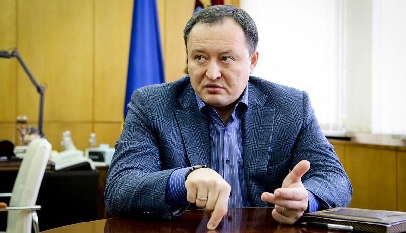 Місячні витрати Бриля втричі перевищують його зарплату Місячні витрати Бриля втричі перевищують його зарплату