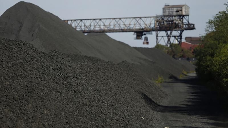 Почему Украина не сможет конфисковать уголь оккупированного Донбасса: мнение эксперта