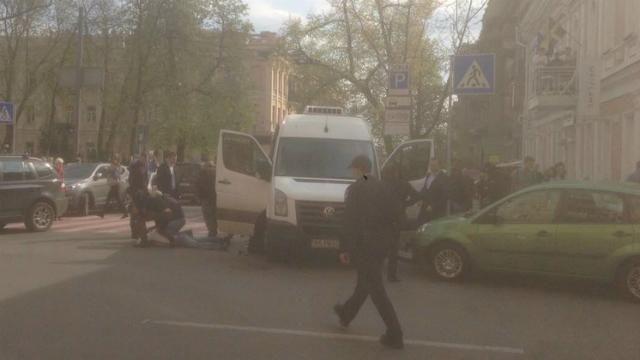 Появились детали "масок-шоу" со стрельбой в Киеве: опубликованы фото