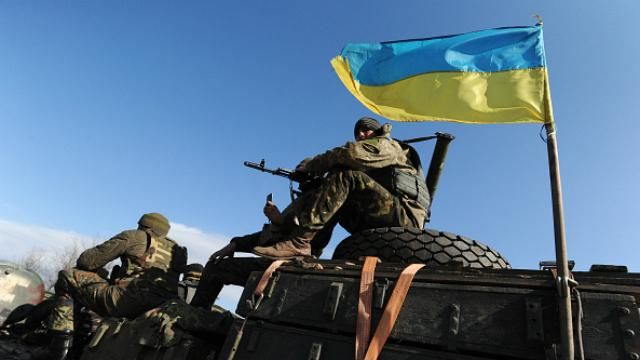 Двое украинских военных ранены в зоне АТО Двое украинских военных ранены в зоне АТО