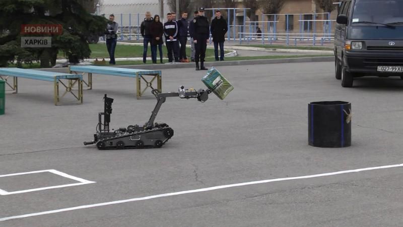 Give me fire: в Харькове запустили курсы взрывотехников Нацполиции
Give me fire: в Харькове запустили курсы взрывотехников Нацполиции