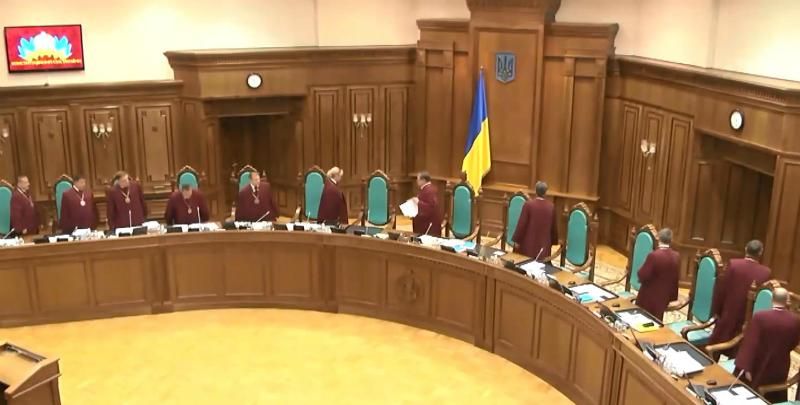 Судді не змогли сьогодні "пропхати" закон, який суттєво збільшить їм зарплати
