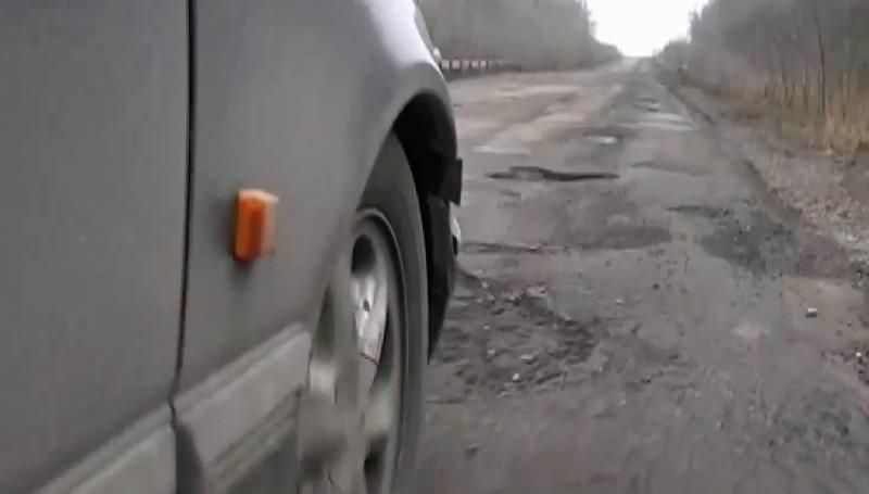 Гройсман предложил радикальное наказание за хищение средств на ремонт дорог Гройсман предложил радикальное наказание за хищение средств на ремонт дорог