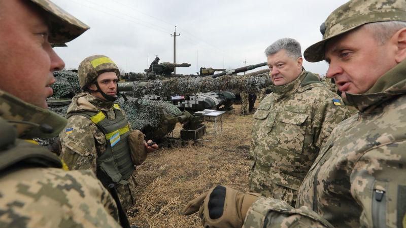 Порошенко прибув в зону АТО Порошенко прибув в зону АТО