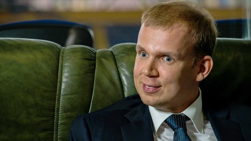 Агрессивный, жена-актриса и дворец на Рублевке: как беглец Курченко устроился в Москве