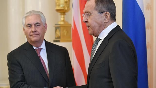 США и Россия обсудили ракетный удар Америки по Сирии США и Россия обсудили ракетный удар Америки по Сирии