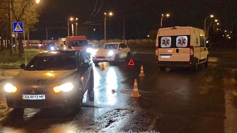 Страшная авария на пешеходном переходе с участием женщины-водителя произошла в Киеве