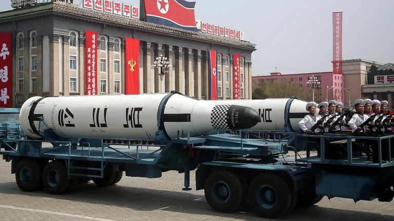 Чим КНДР лякала світ на масштабному військовому параді: з'явилося відео Чим КНДР лякала світ на масштабному військовому параді: з'явилося відео