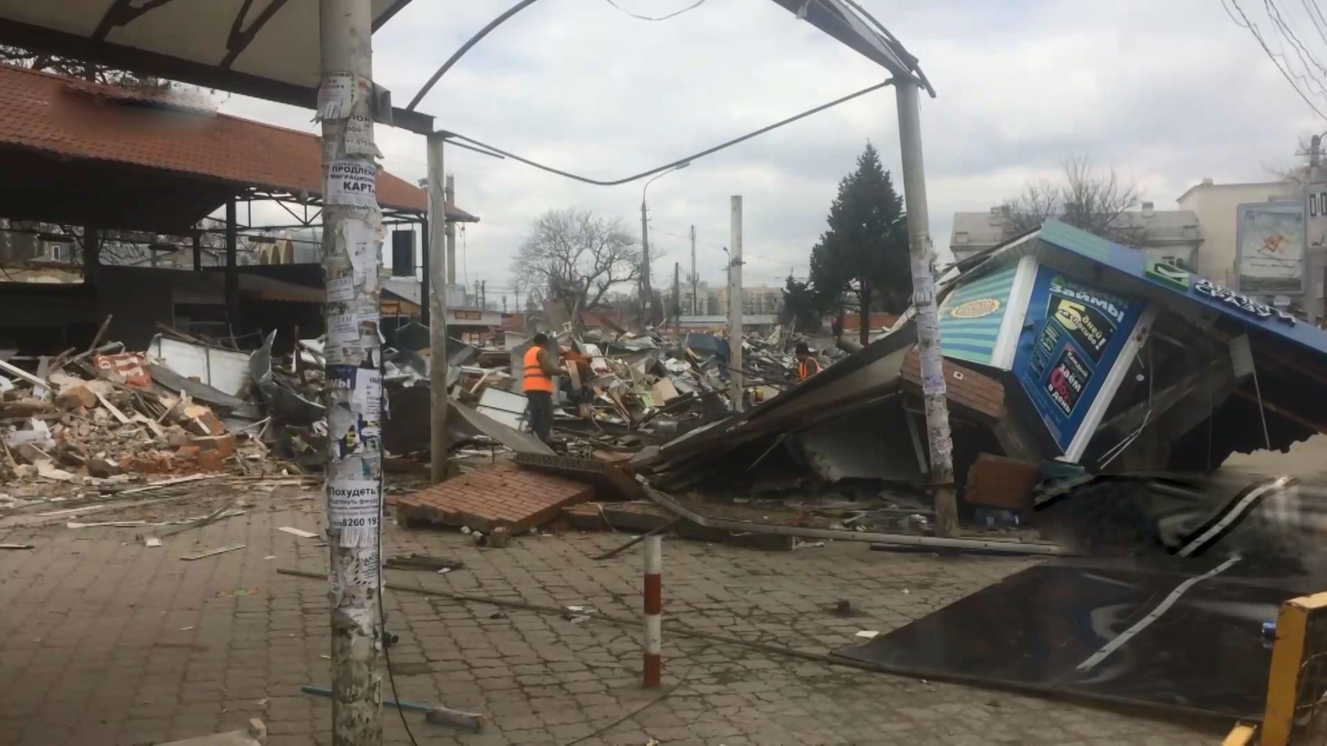 Бульдозерна війна: як чиновники в Криму нищать малий бізнес 