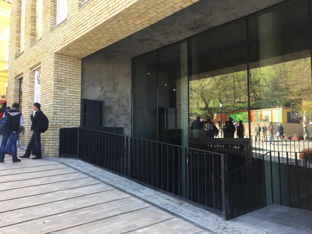 Скандальний Театр на Подолі показали з середини: фото Скандальний Театр на Подолі показали з середини: фото