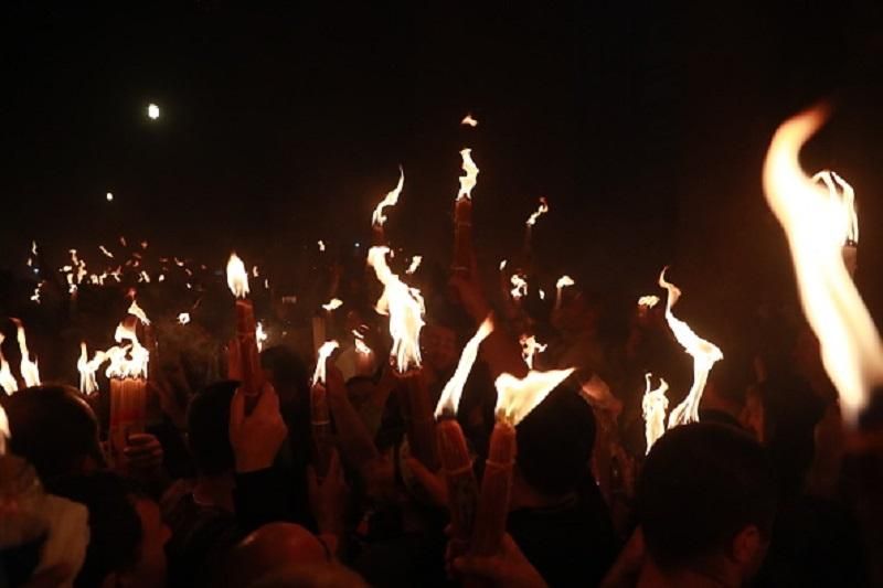 Головні новини 15 квітня: благодатний вогонь в Україні, втеча "беркутівців"