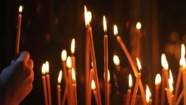 Чоловік вибив двері церкви, щоб поставити свічку Чоловік вибив двері церкви, щоб поставити свічку