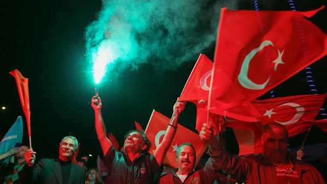 Стрілянина та можлива диктатура: як в Туреччині відбувся конституційний референдум