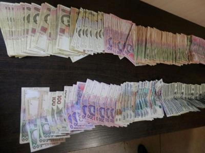 Гражданин Узбекистана хотел вывезти из зоны АТО немало денег Гражданин Узбекистана хотел вывезти из зоны АТО немало денег