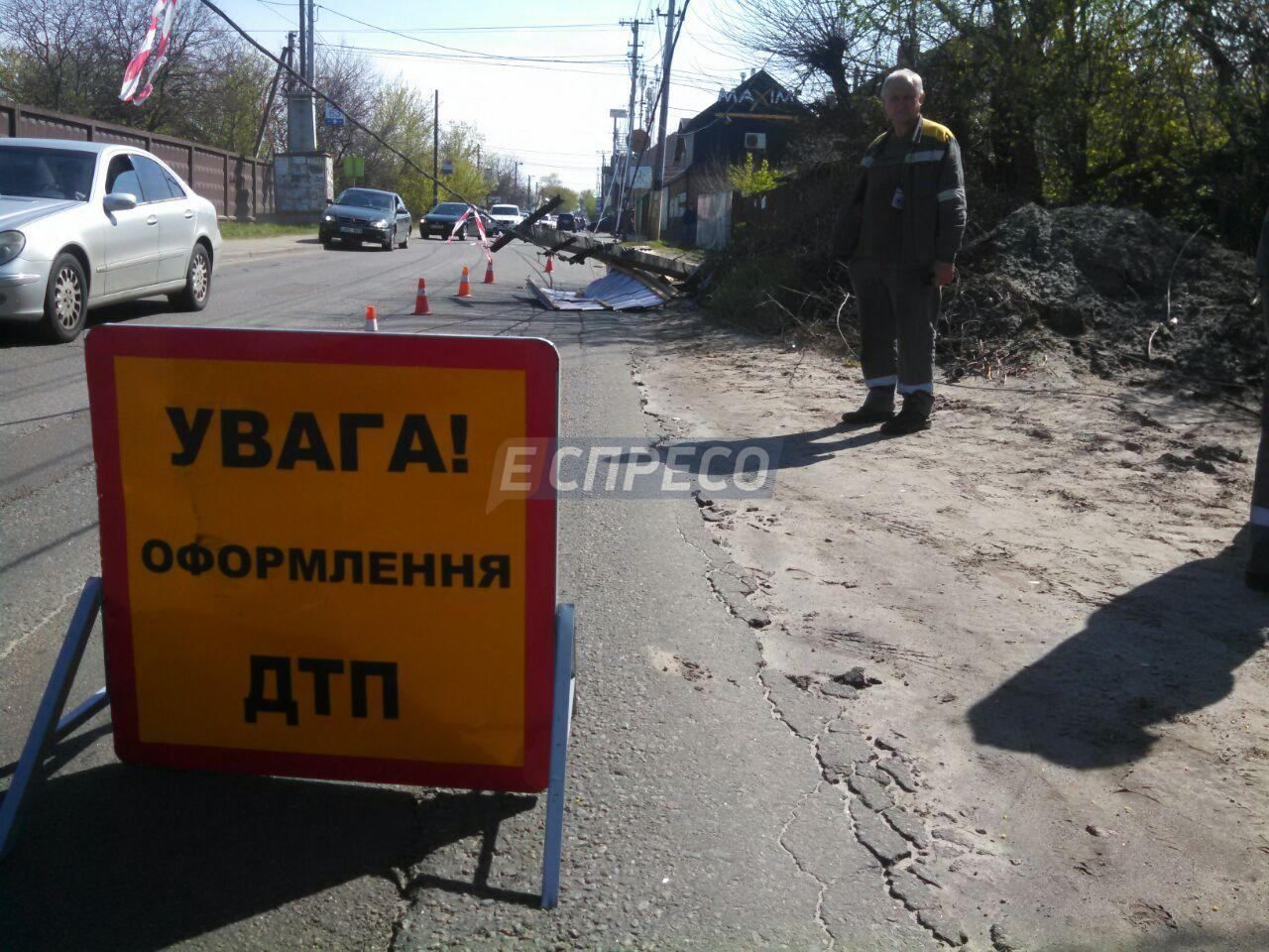 В Киеве грузовик оставил без света целый микрорайон