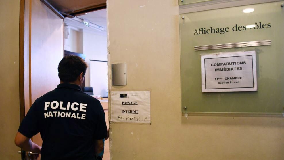 Во Франции готовили теракт в день президентских выборов Во Франции готовили теракт в день президентских выборов