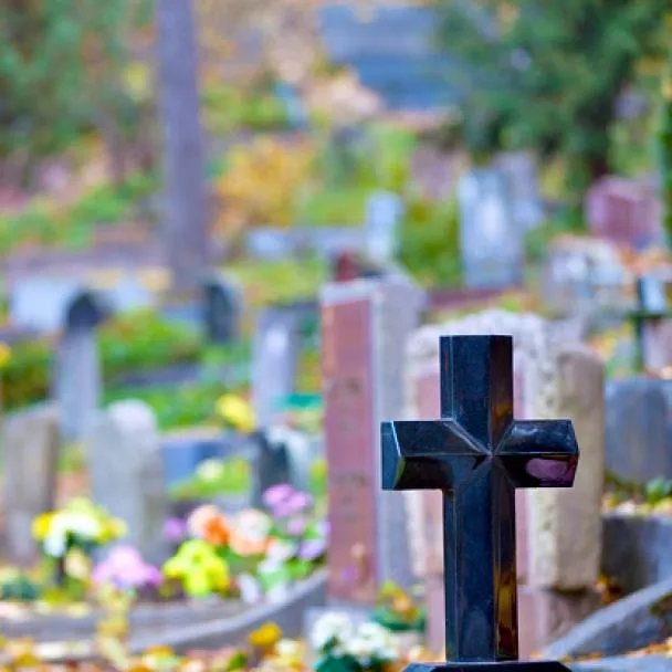 Традиції на поминальні дні Традиції на поминальні дні