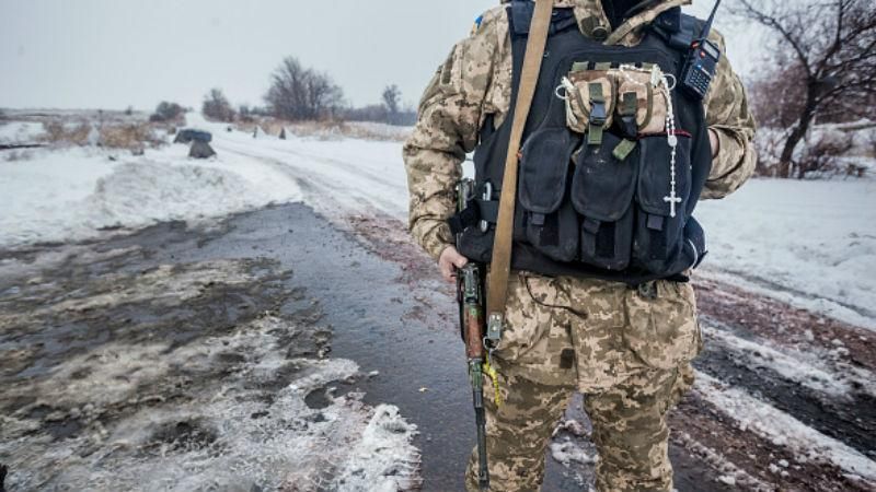 Бойовики гатять по всій лінії фронту: серед українських військових є поранені 