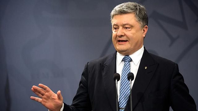 Санкции – единственный способ удержать Россию за столом переговоров, – Порошенко Санкции – единственный способ удержать Россию за столом переговоров, – Порошенко