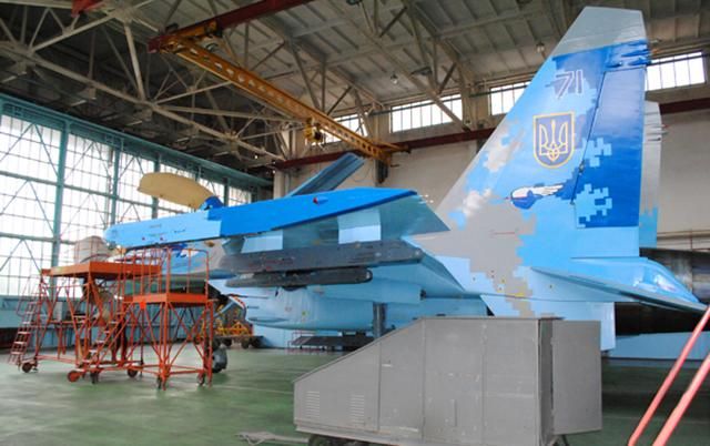 СБУ завадила викрасти запчастини до військових літаків у Запоріжжі СБУ завадила викрасти запчастини до військових літаків у Запоріжжі