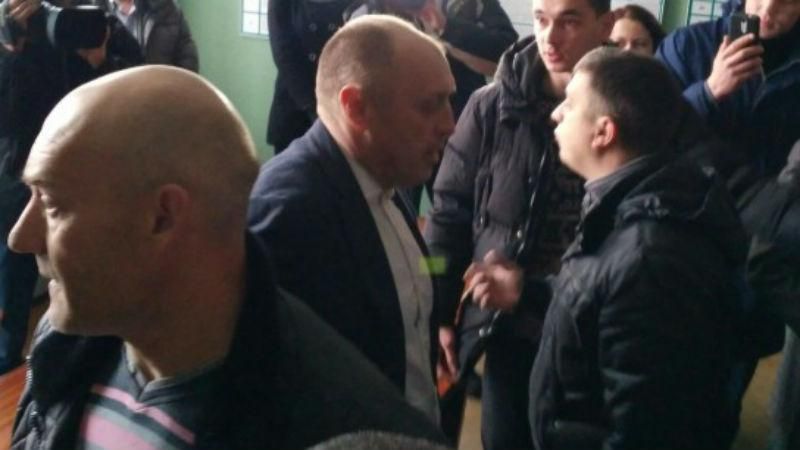 У Полтаві сталася сутичка за участю одіозного мера: з'явилось відео У Полтаві сталася сутичка за участю одіозного мера: з'явилось відео